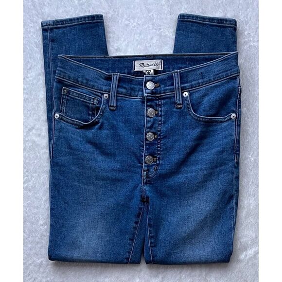 Madewell Petite 9" Mid-Rise Skinny Jeans in Payson Wash: Button-Front Edition - Picture 5 of 15